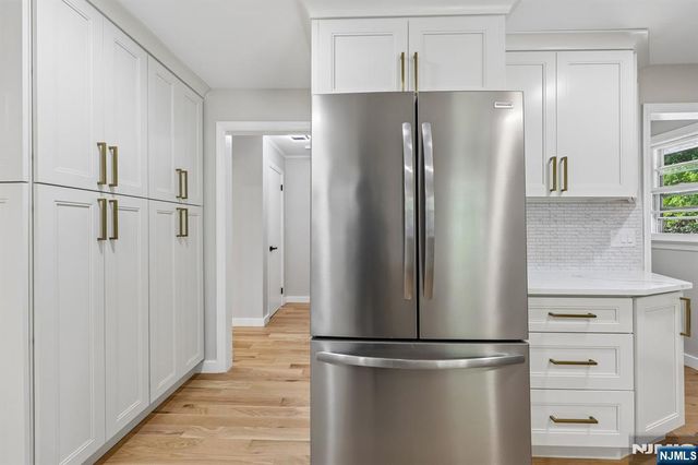 33 Lotz Street, North Haledon, NJ 07508