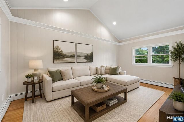 33 Lotz Street, North Haledon, NJ 07508