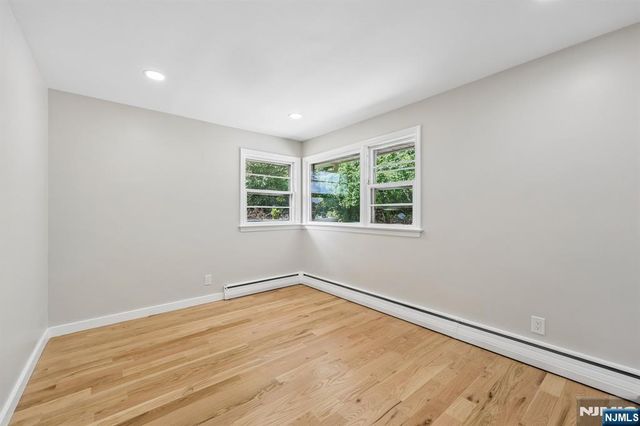 33 Lotz Street, North Haledon, NJ 07508