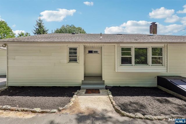 33 Lotz Street, North Haledon, NJ 07508