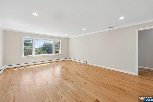 33 Lotz Street, North Haledon, NJ 07508