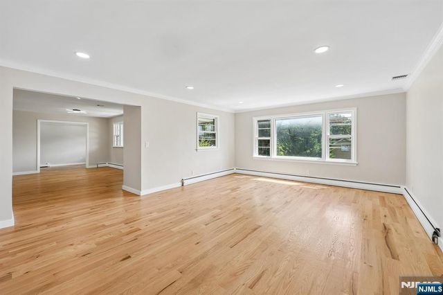 33 Lotz Street, North Haledon, NJ 07508