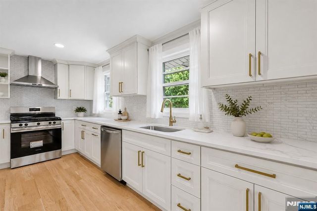 33 Lotz Street, North Haledon, NJ 07508