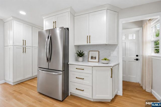 33 Lotz Street, North Haledon, NJ 07508