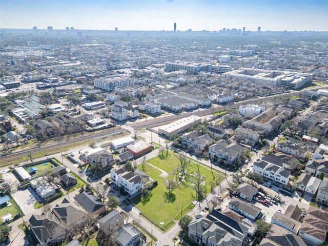 5006 Maxie Street, Houston, TX 77007