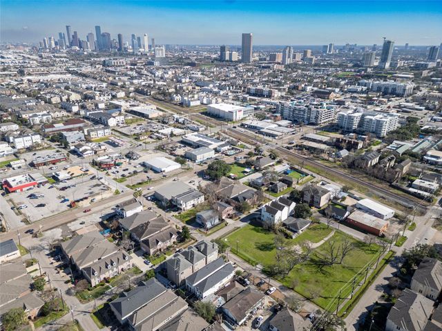 5006 Maxie Street, Houston, TX 77007