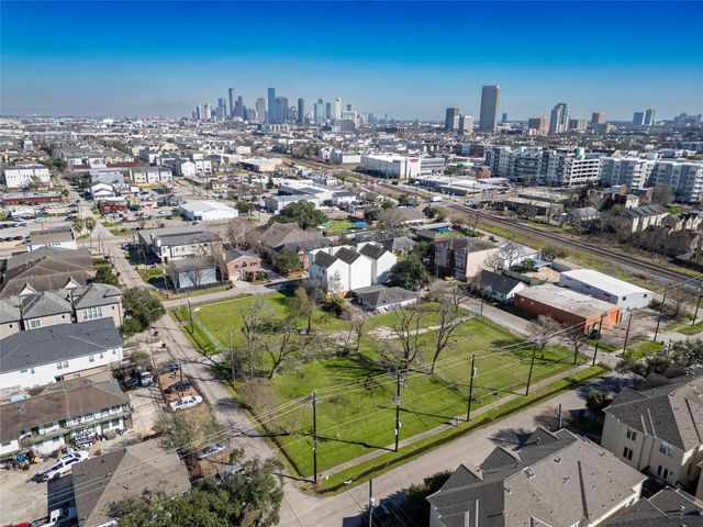 5006 Maxie Street, Houston, TX 77007