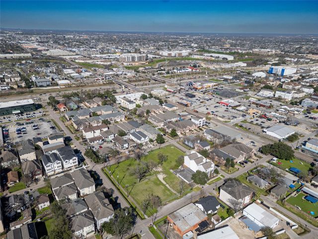 5006 Maxie Street, Houston, TX 77007