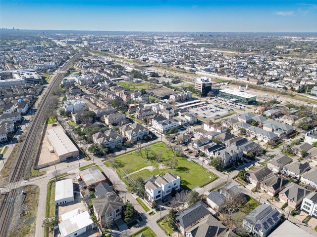 5006 Maxie Street, Houston, TX 77007