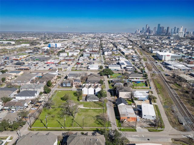 5006 Maxie Street, Houston, TX 77007