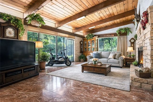 15 La Crescenta Drive, Camarillo, CA 93010