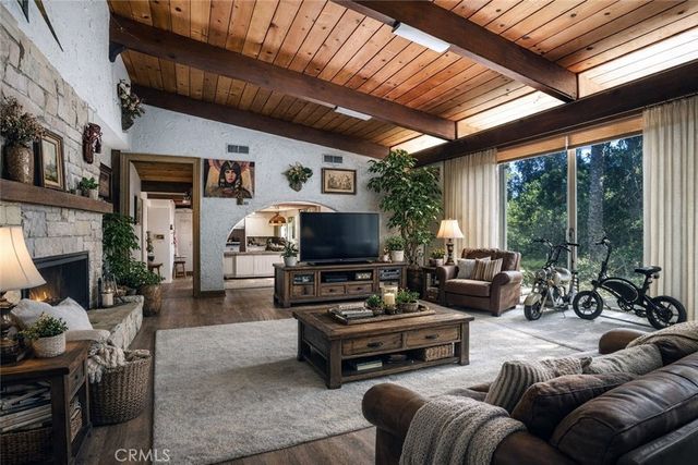 15 La Crescenta Drive, Camarillo, CA 93010