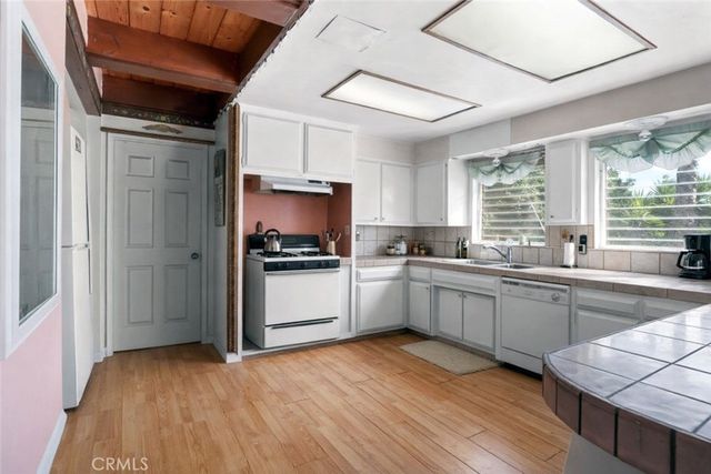 15 La Crescenta Drive, Camarillo, CA 93010