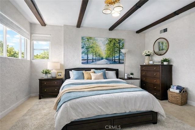 15 La Crescenta Drive, Camarillo, CA 93010