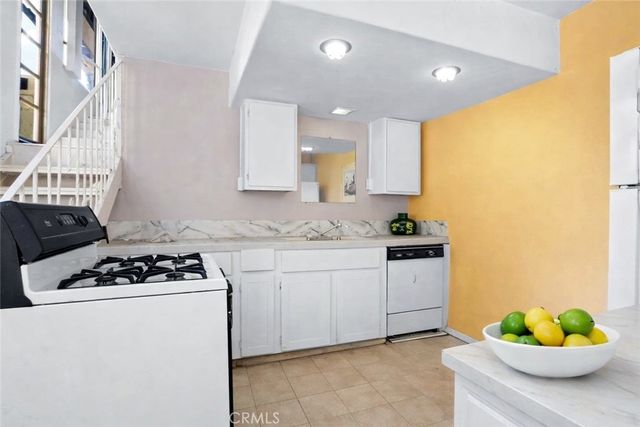 15 La Crescenta Drive, Camarillo, CA 93010