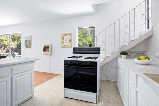 15 La Crescenta Drive, Camarillo, CA 93010