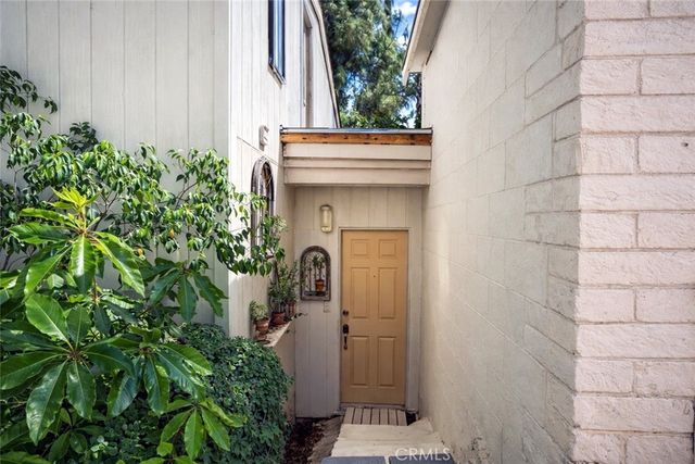 15 La Crescenta Drive, Camarillo, CA 93010