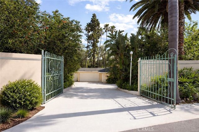 15 La Crescenta Drive, Camarillo, CA 93010