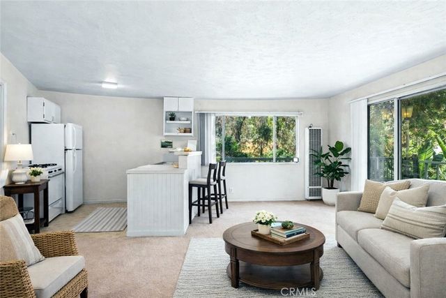 15 La Crescenta Drive, Camarillo, CA 93010