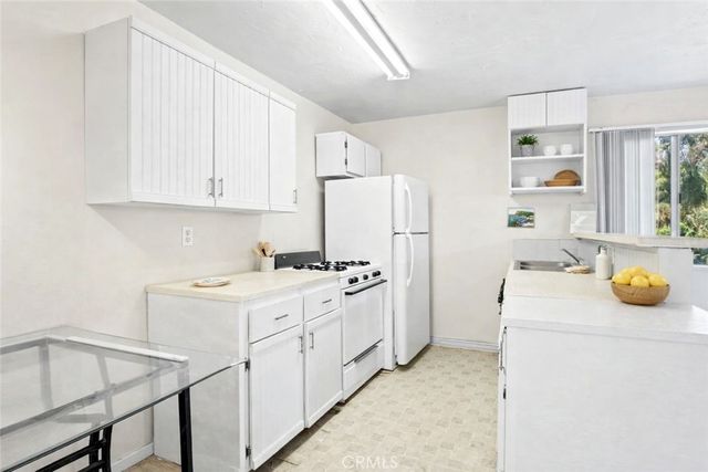 15 La Crescenta Drive, Camarillo, CA 93010