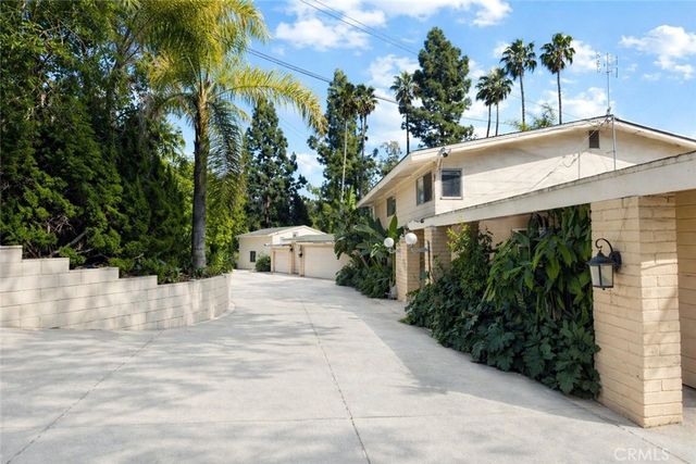 15 La Crescenta Drive, Camarillo, CA 93010