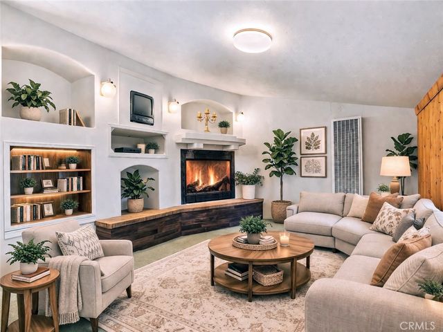 15 La Crescenta Drive, Camarillo, CA 93010