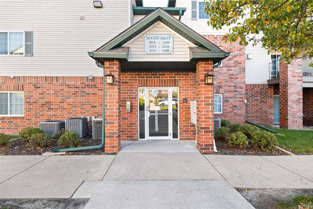105 NW 8th Street 106, Grimes, IA 50111