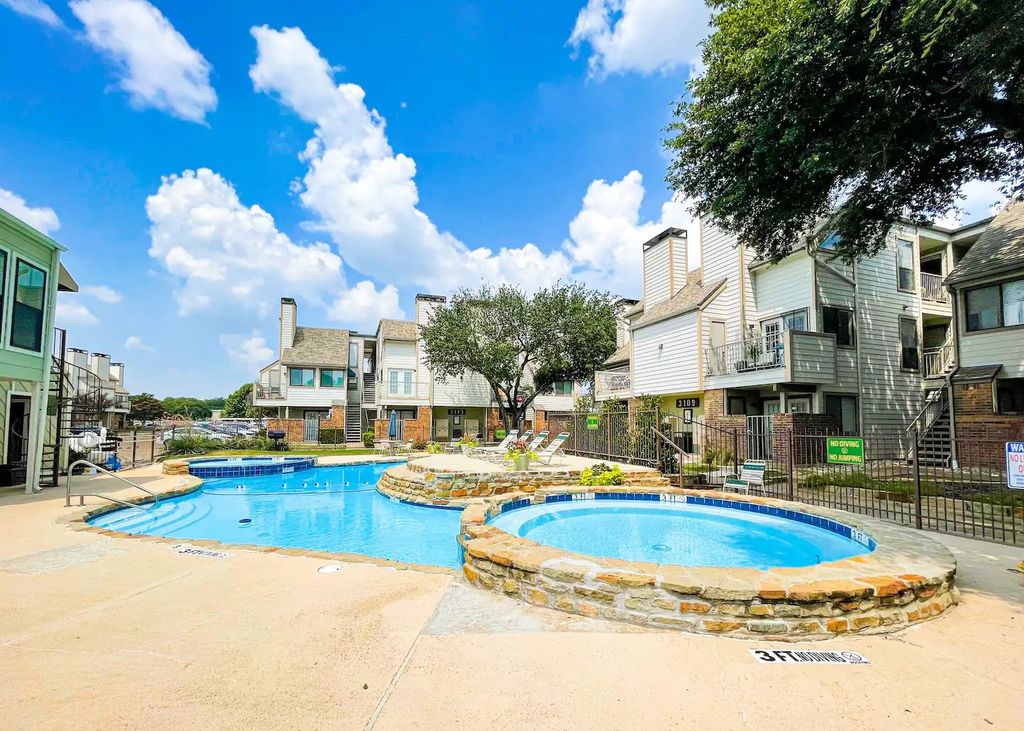 3121 Sondra Drive 304, Fort Worth, TX 76107