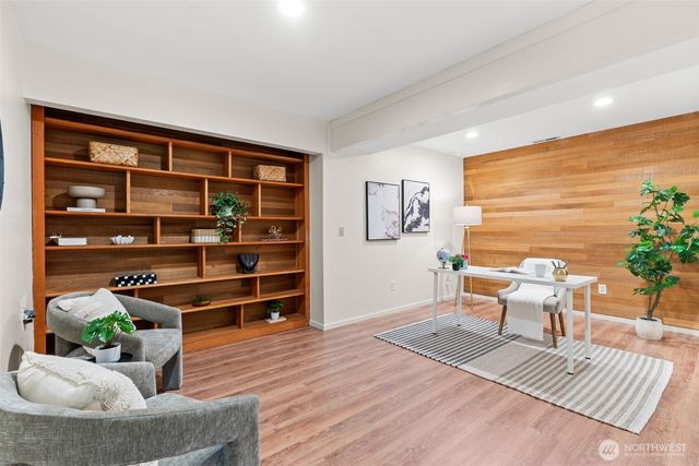 14317 SE 49th Street, Bellevue, WA 98006