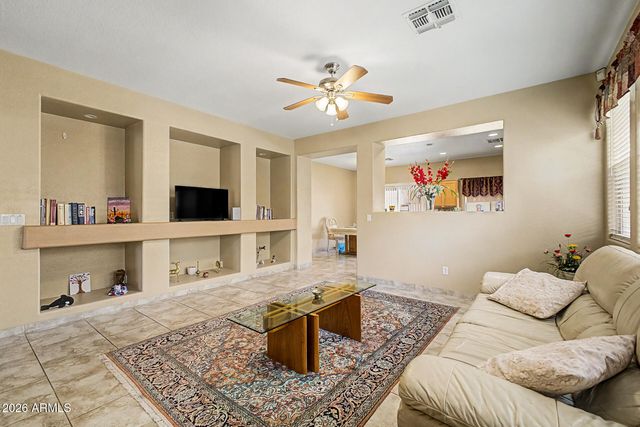8118 W HARMONY Lane, Peoria, AZ 85382