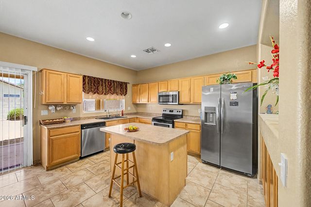 8118 W HARMONY Lane, Peoria, AZ 85382