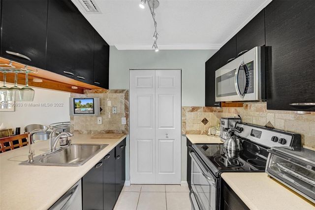 22322 Pineapple Walk Drive, Boca Raton, FL 33433