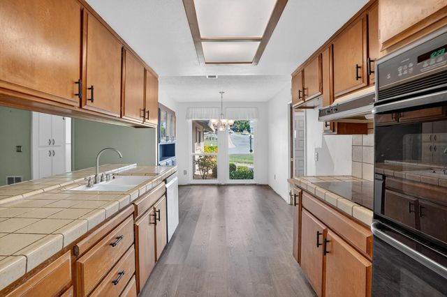 6129 Kifisia Way, Fair Oaks, CA 95628