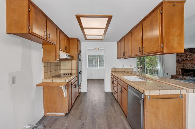 6129 Kifisia Way, Fair Oaks, CA 95628