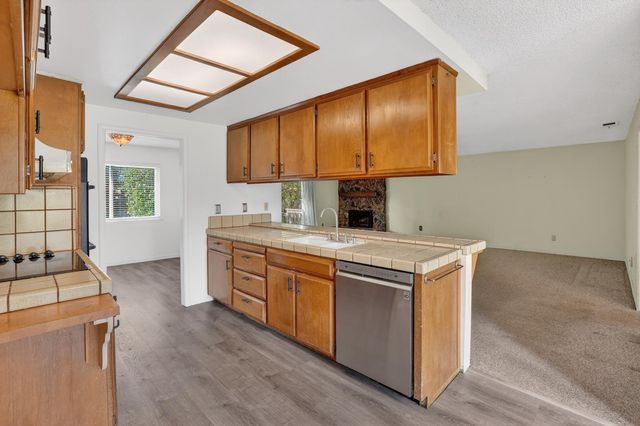 6129 Kifisia Way, Fair Oaks, CA 95628