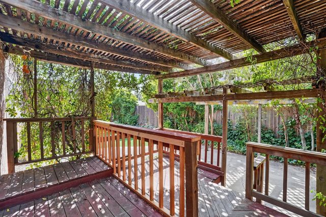 6129 Kifisia Way, Fair Oaks, CA 95628