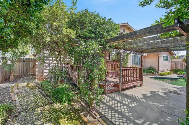 6129 Kifisia Way, Fair Oaks, CA 95628