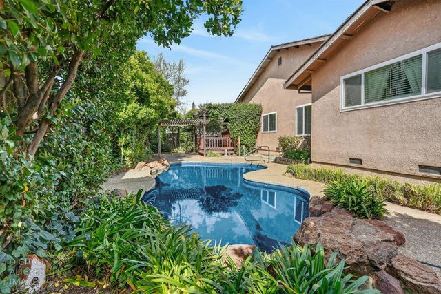 6129 Kifisia Way, Fair Oaks, CA 95628