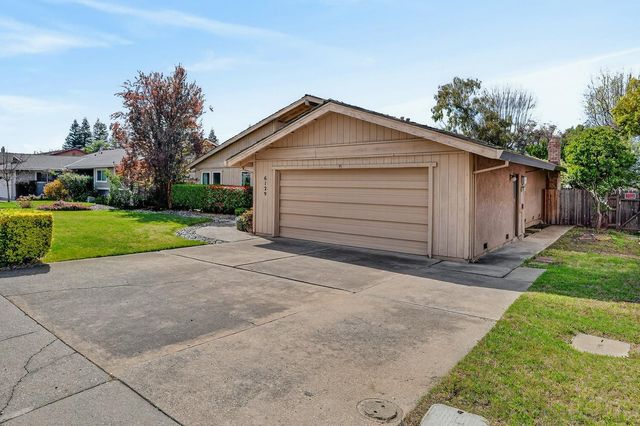 6129 Kifisia Way, Fair Oaks, CA 95628