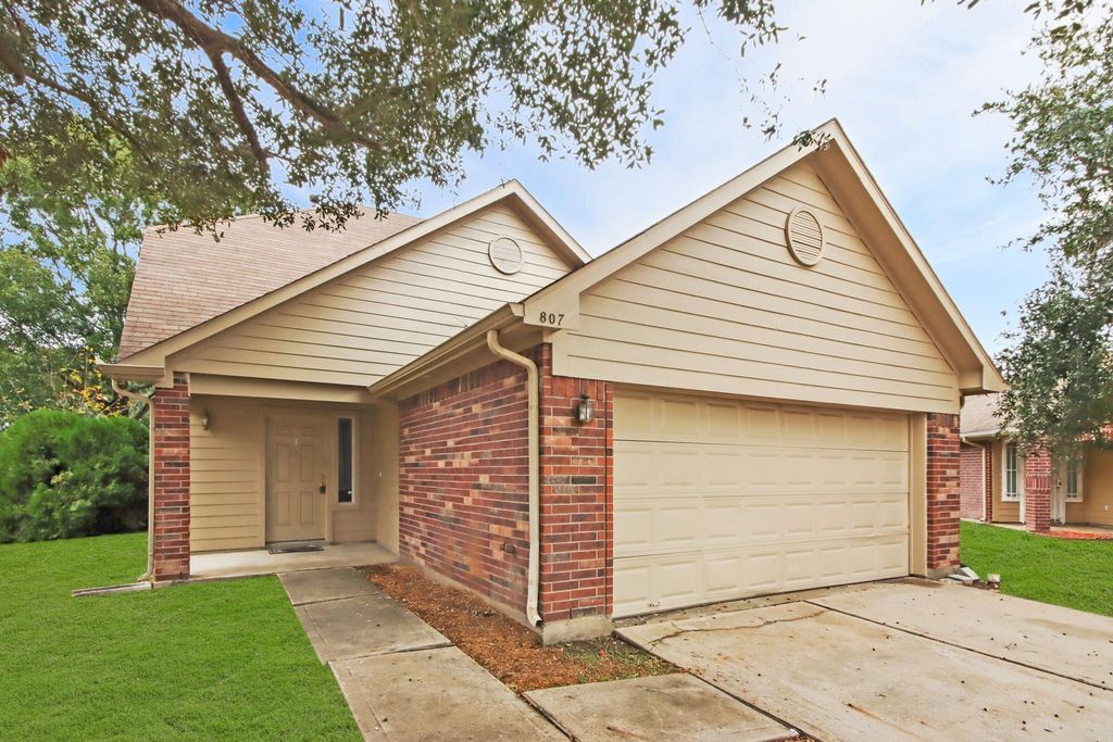 807 Sycamore Ridge Lane, Houston, TX 77073