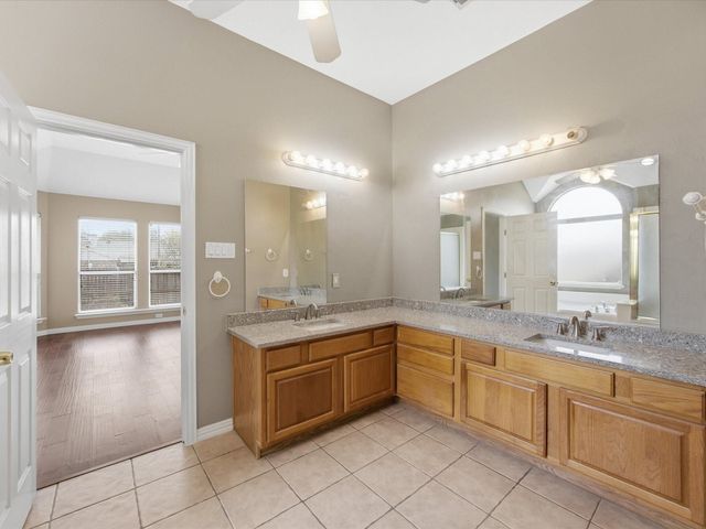 3516 Heatherbrook Drive, Arlington, TX 76001