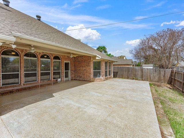 3516 Heatherbrook Drive, Arlington, TX 76001