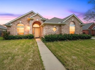 3516 Heatherbrook Drive, Arlington, TX 76001