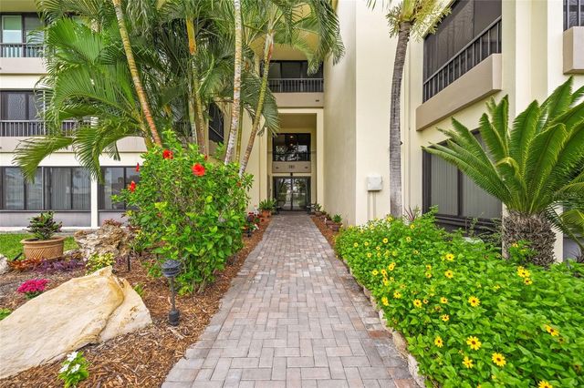101 WHISPERING SANDS DRIVE 105, Sarasota, FL 34242
