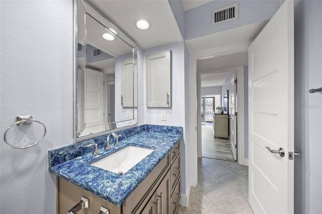 101 WHISPERING SANDS DRIVE 105, Sarasota, FL 34242