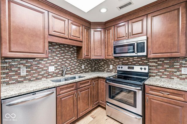 20971 Shoreline Court 410, Noblesville, IN 46062