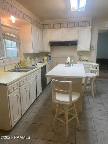 124 Brookside Drive, Lafayette, LA 70505