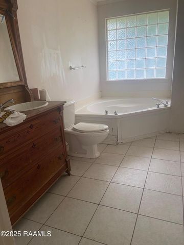 124 Brookside Drive, Lafayette, LA 70505