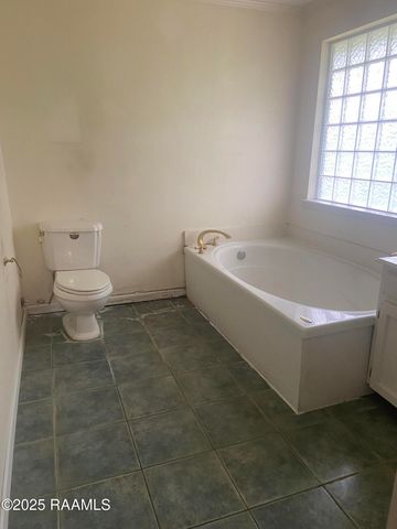 124 Brookside Drive, Lafayette, LA 70505