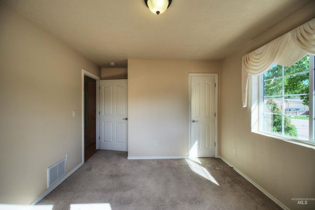 3573 N Rugby Dr., Boise, ID 83704